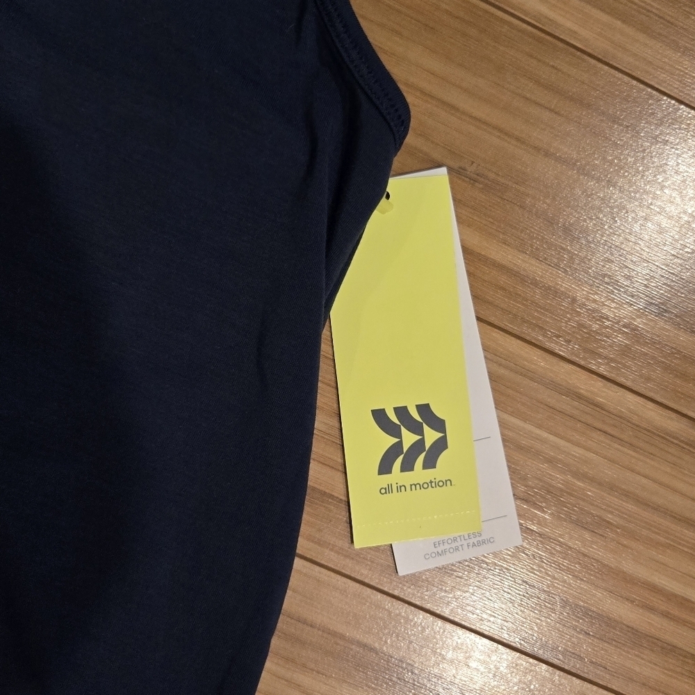 NWT All In Motion Navy Sleeveless Top - Picture 3 of 8
